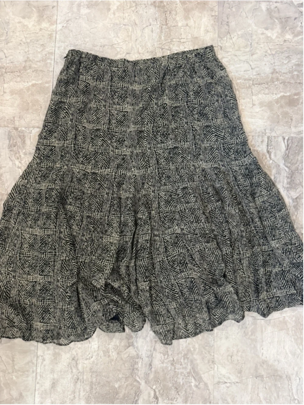 Vtg Jones New York 100% Silk Skirt Dark Maxi Lined A-Line Flowy Patterned 16W